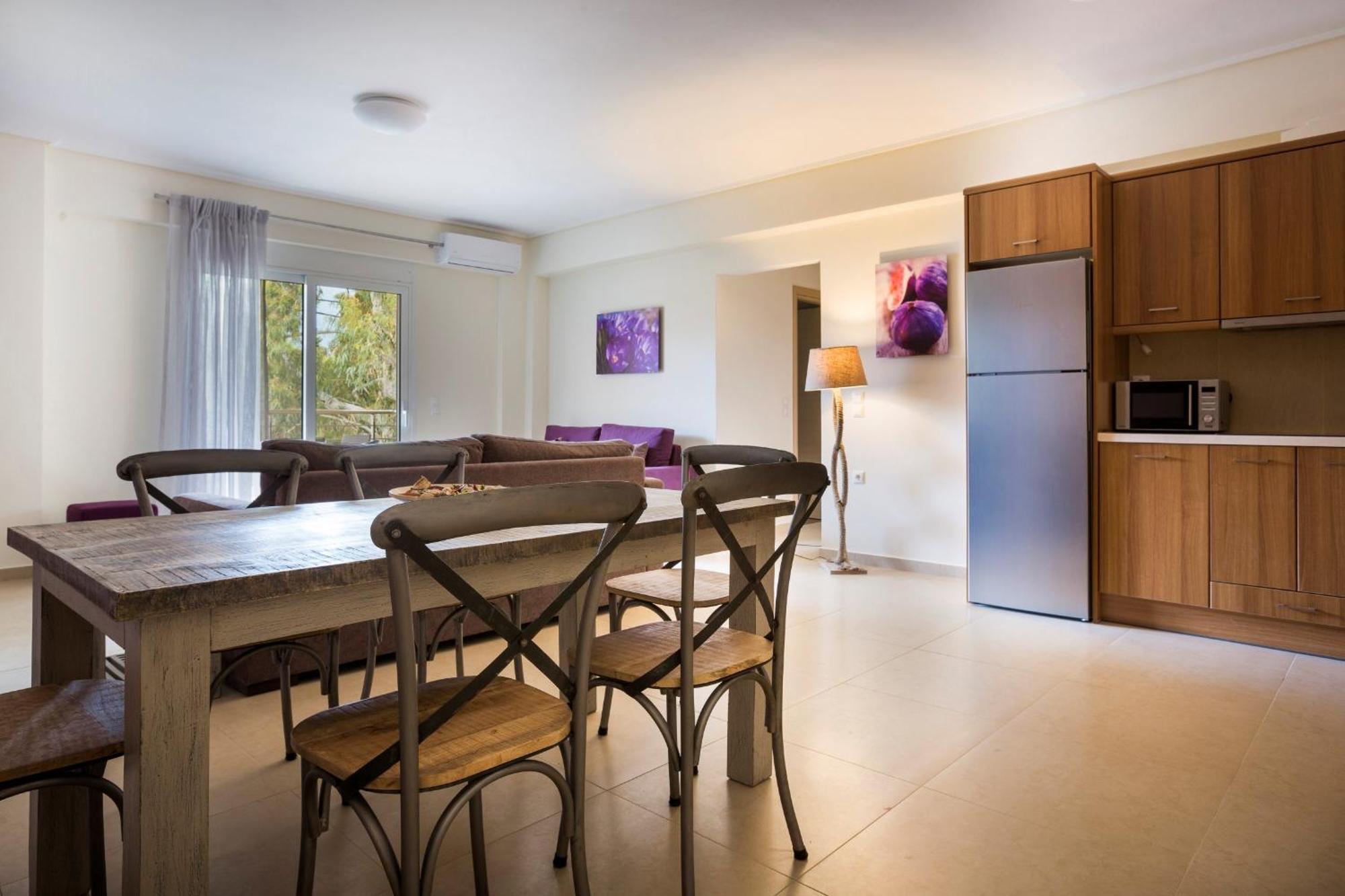 Meliti Waterfront Suites Karavomylos Bagian luar foto