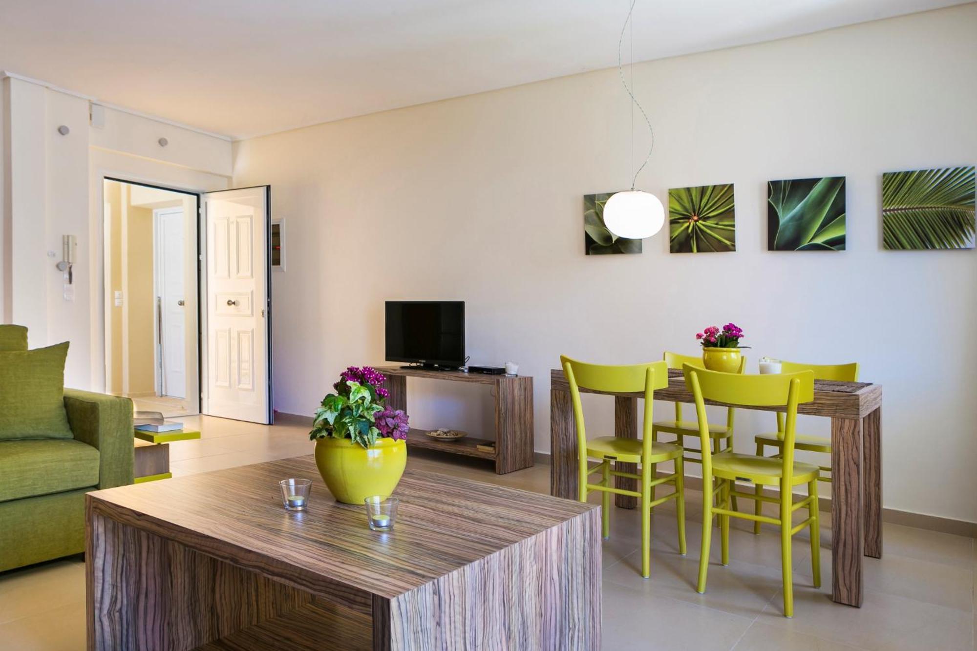Meliti Waterfront Suites Karavomylos Bagian luar foto