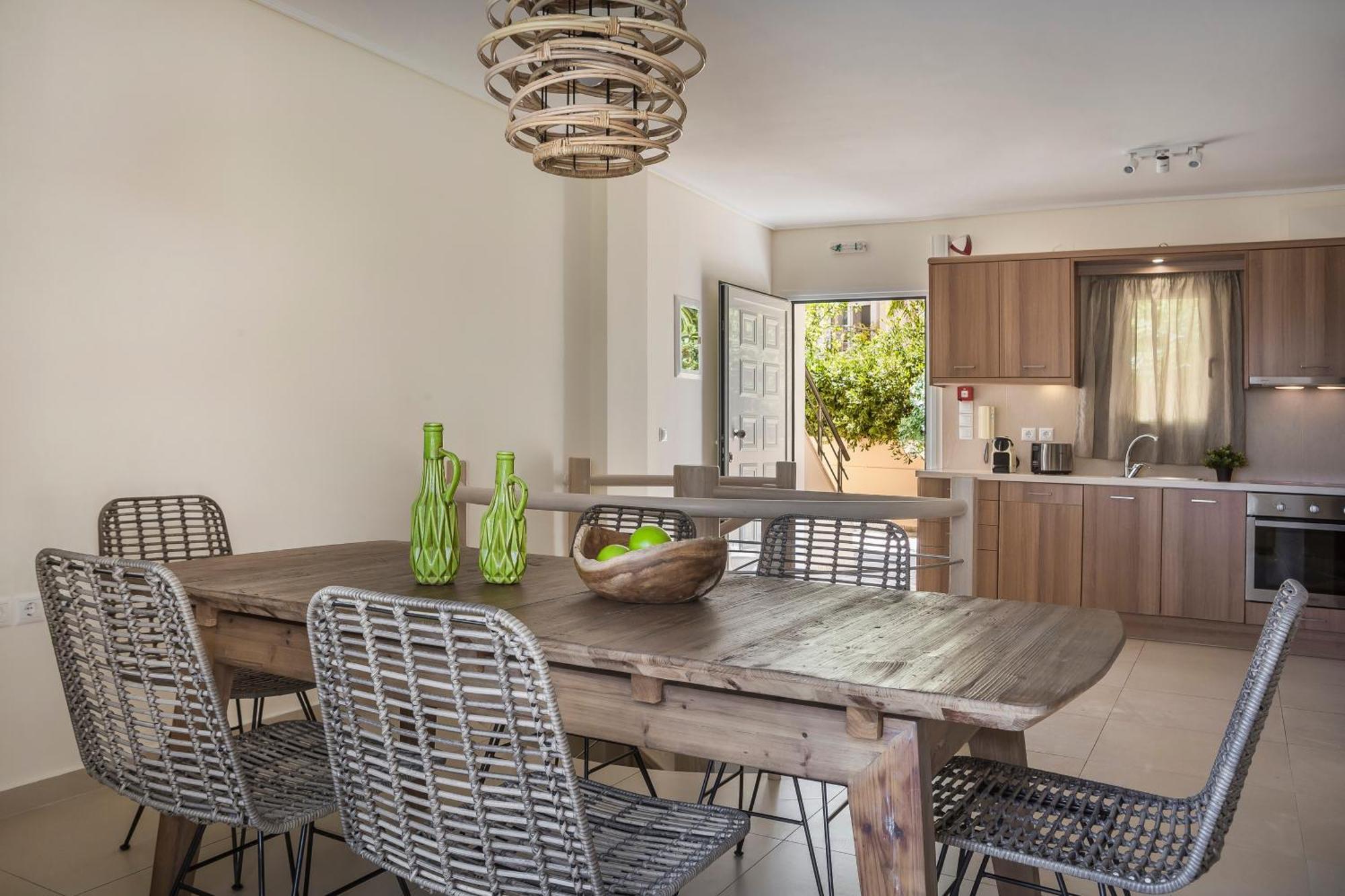 Meliti Waterfront Suites Karavomylos Bagian luar foto