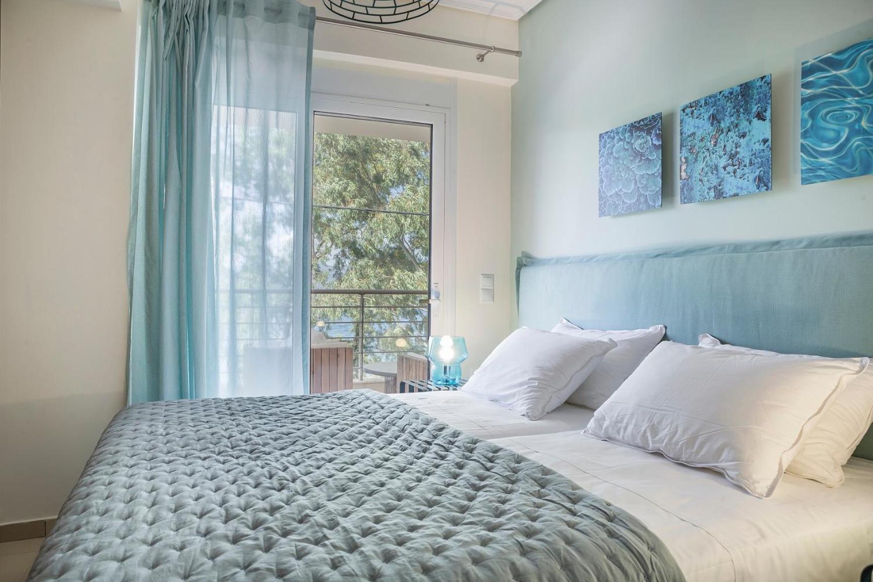 Meliti Waterfront Suites Karavomylos Bagian luar foto