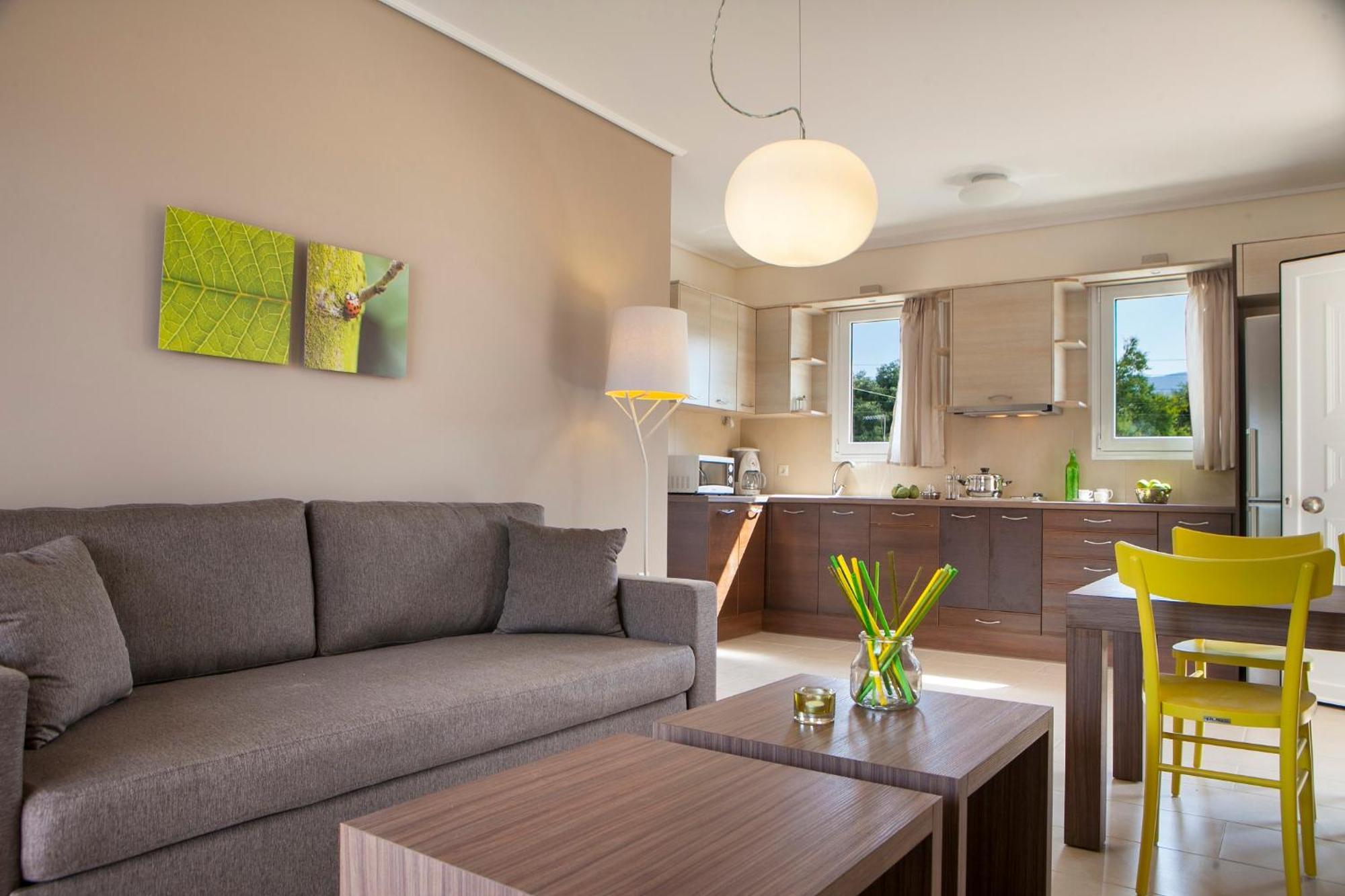Meliti Waterfront Suites Karavomylos Bagian luar foto