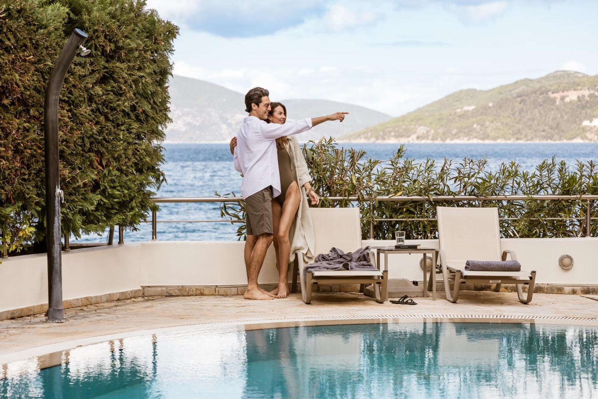 Meliti Waterfront Suites Karavomylos Bagian luar foto
