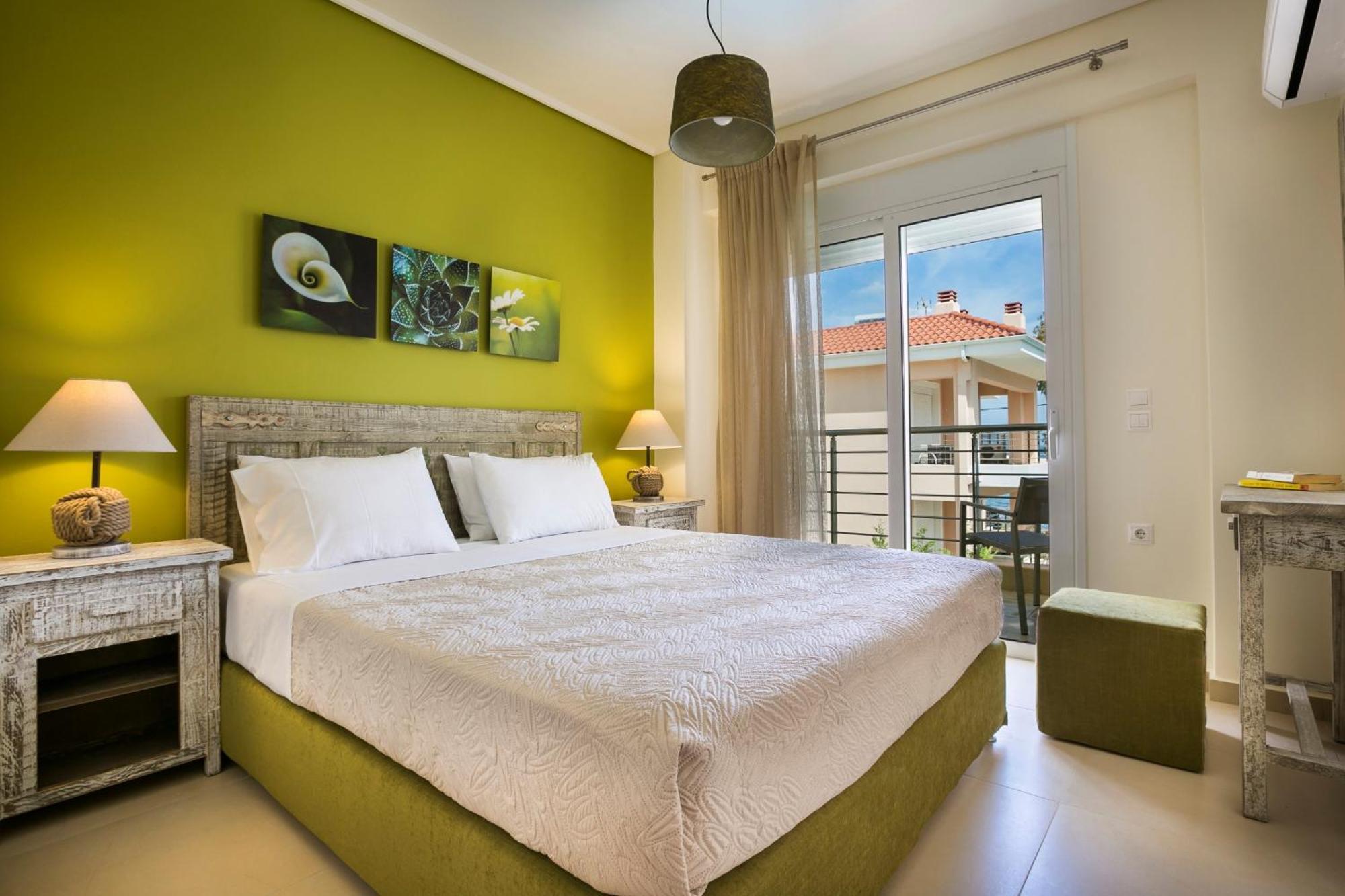 Meliti Waterfront Suites Karavomylos Bagian luar foto
