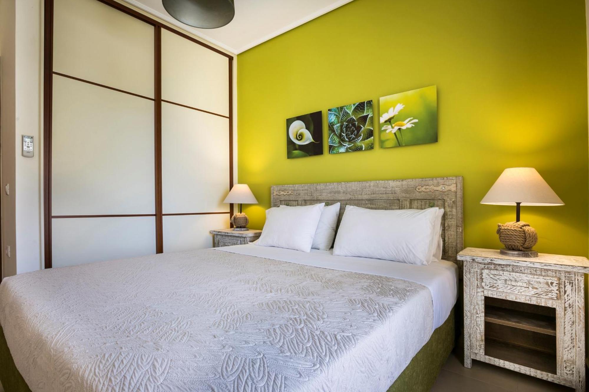 Meliti Waterfront Suites Karavomylos Bagian luar foto